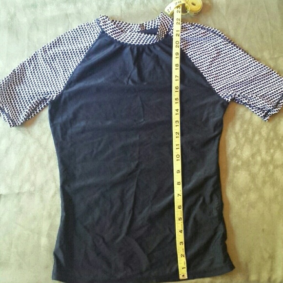 🎁 gifted Old Navy swim shirt - Picture 5 of 5